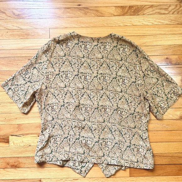 Vintage Brocade Button-Up Top Gold Baroque Pattern Short Sleeve -size 16 - Picture 3 of 10